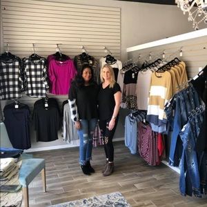 Meet your Posher, Elisa & Tanya